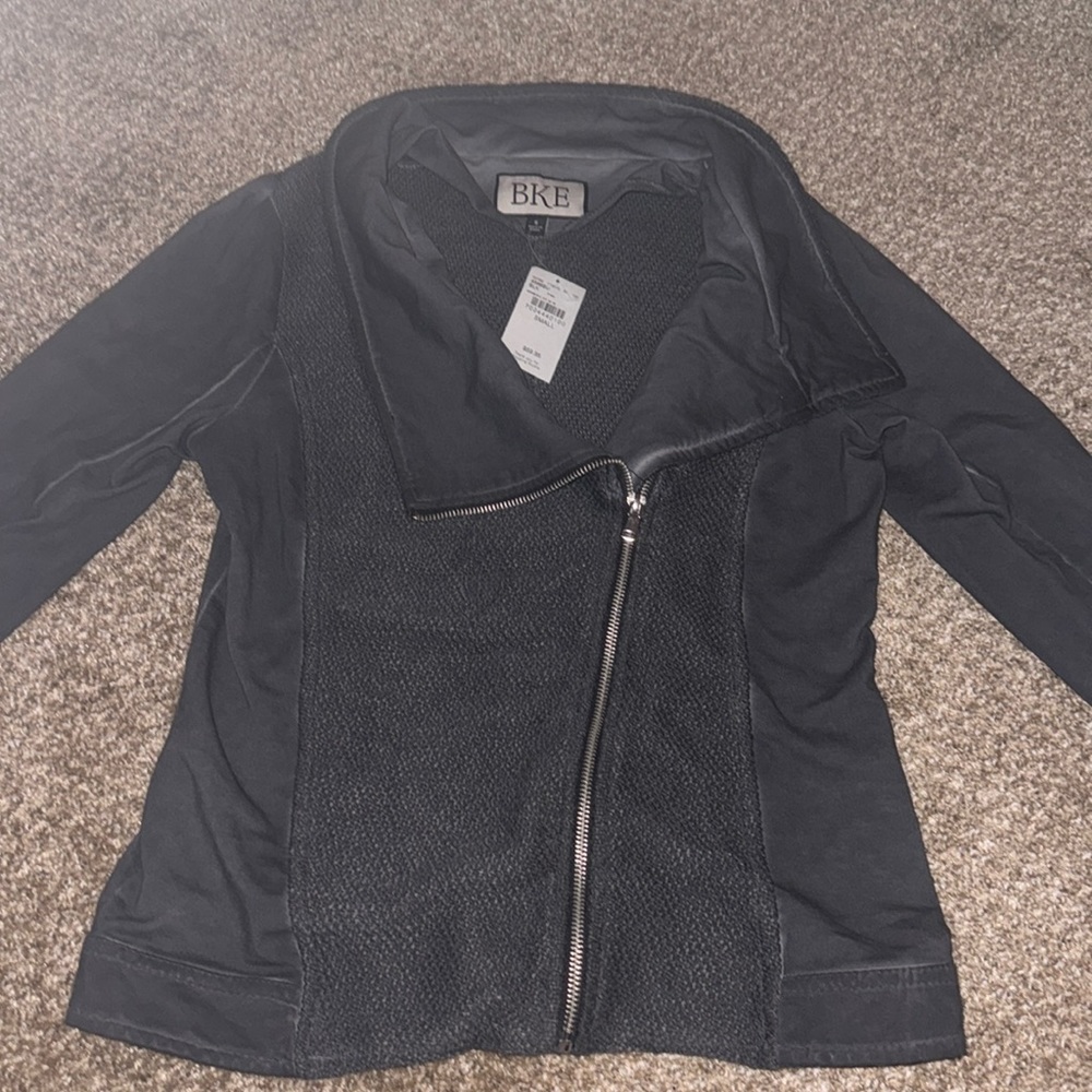 Asymmetric Buckle Zip-up
